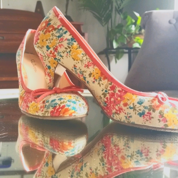 Floral Chinese Laundry pumps size 9 - Picture 2 of 4